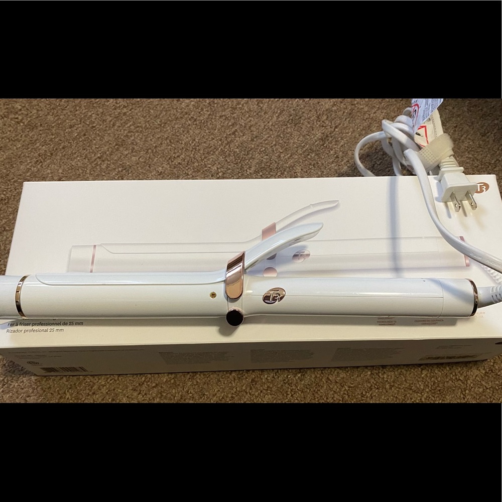❌SOLD❌T3 1 1/4 single pass curling iron
